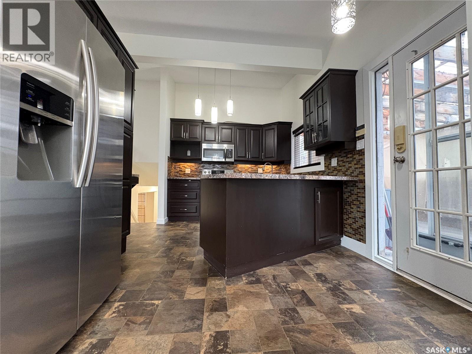 70 Dutton Crescent, Regina, Saskatchewan  S4N 4E5 - Photo 6 - SK024852