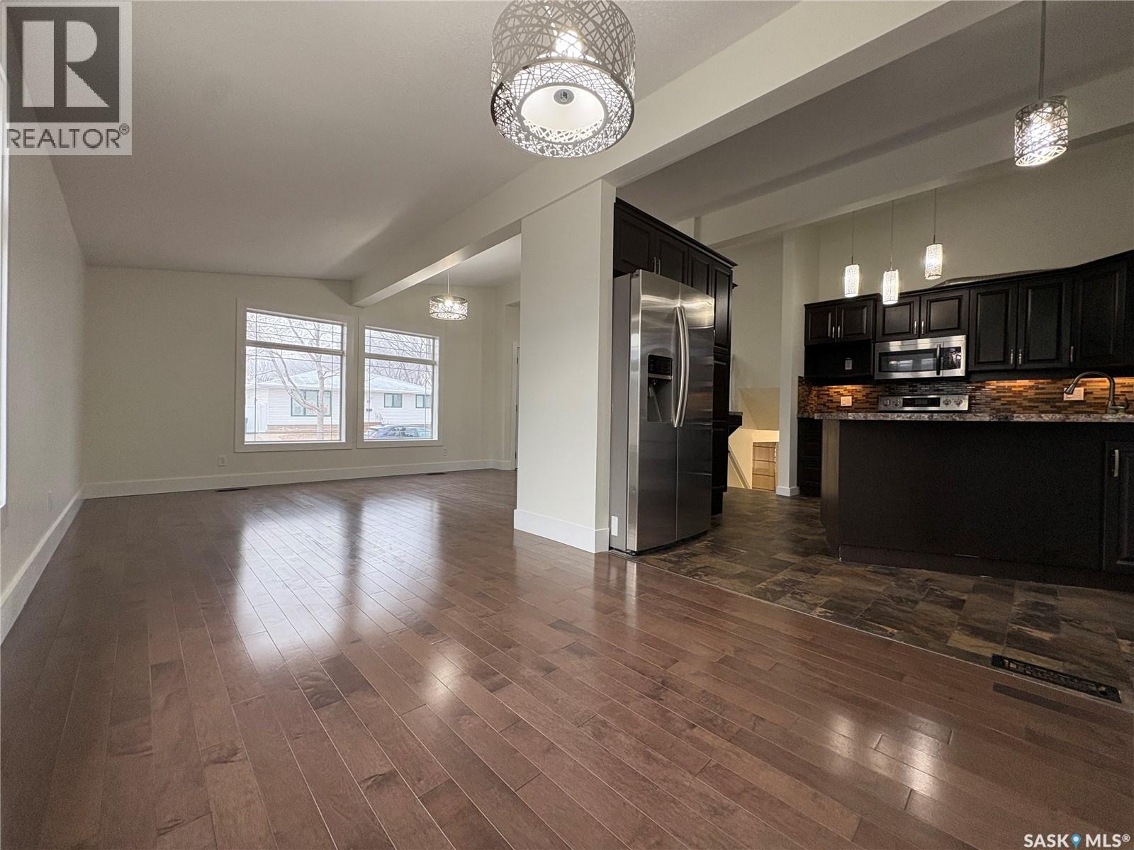 70 Dutton Crescent, Regina, Saskatchewan  S4N 4E5 - Photo 8 - SK024852