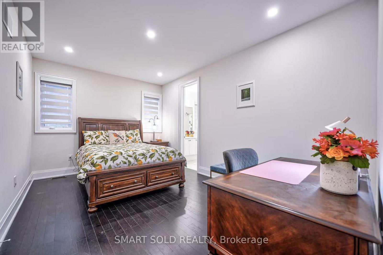 ROOM E - 133 HILLSVIEW DRIVE, Richmond Hill, Ontario