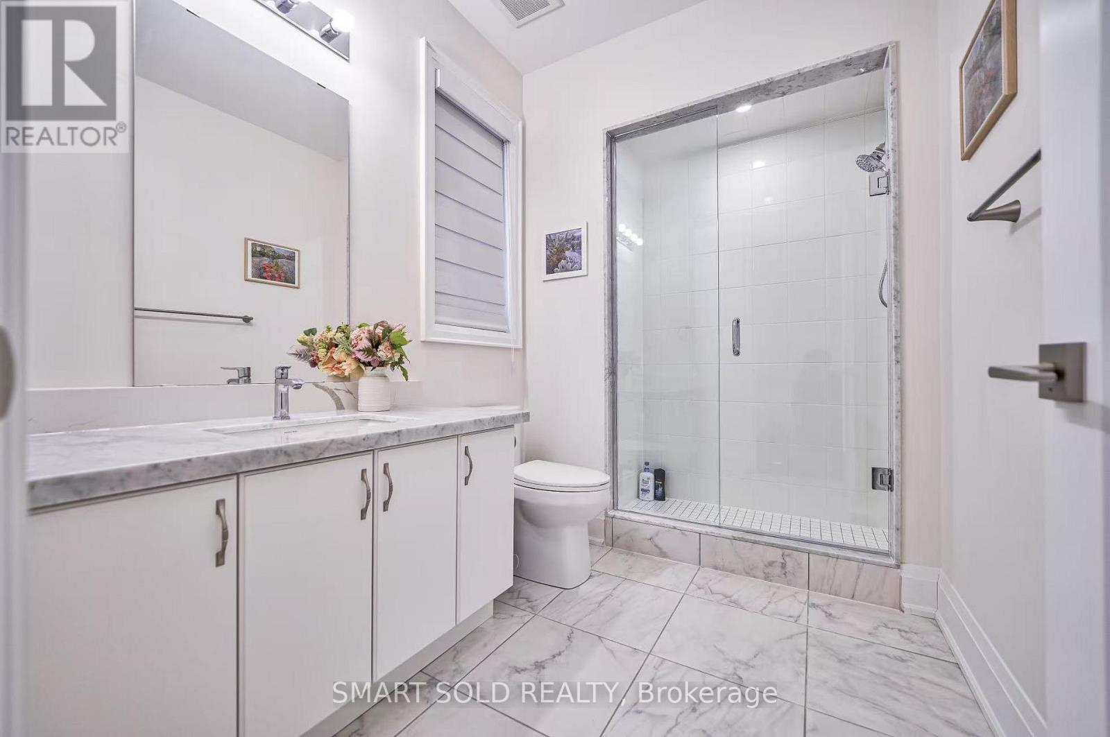 Room E - 133 Hillsview Drive, Richmond Hill, Ontario  L4C 2R4 - Photo 5 - N12584130