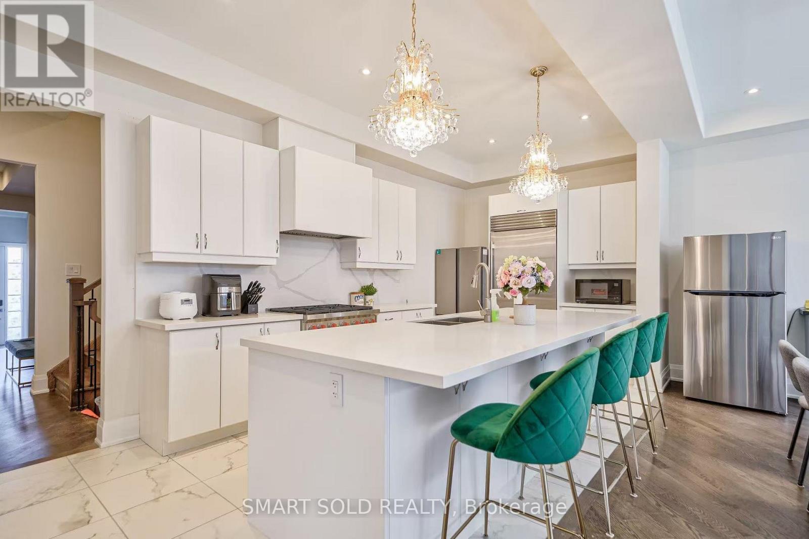 Room E - 133 Hillsview Drive, Richmond Hill, Ontario  L4C 2R4 - Photo 7 - N12584130