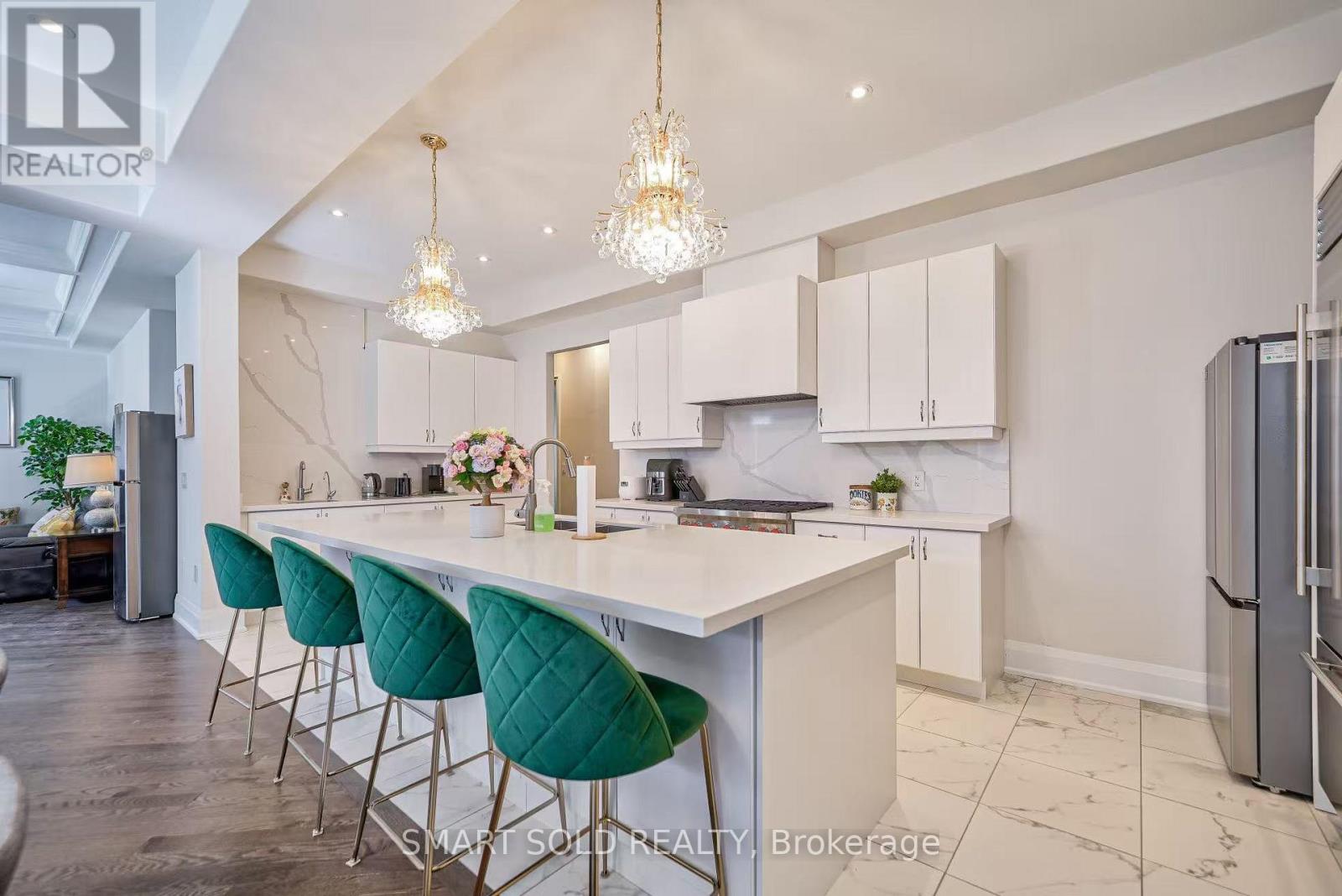 Room E - 133 Hillsview Drive, Richmond Hill, Ontario  L4C 2R4 - Photo 8 - N12584130