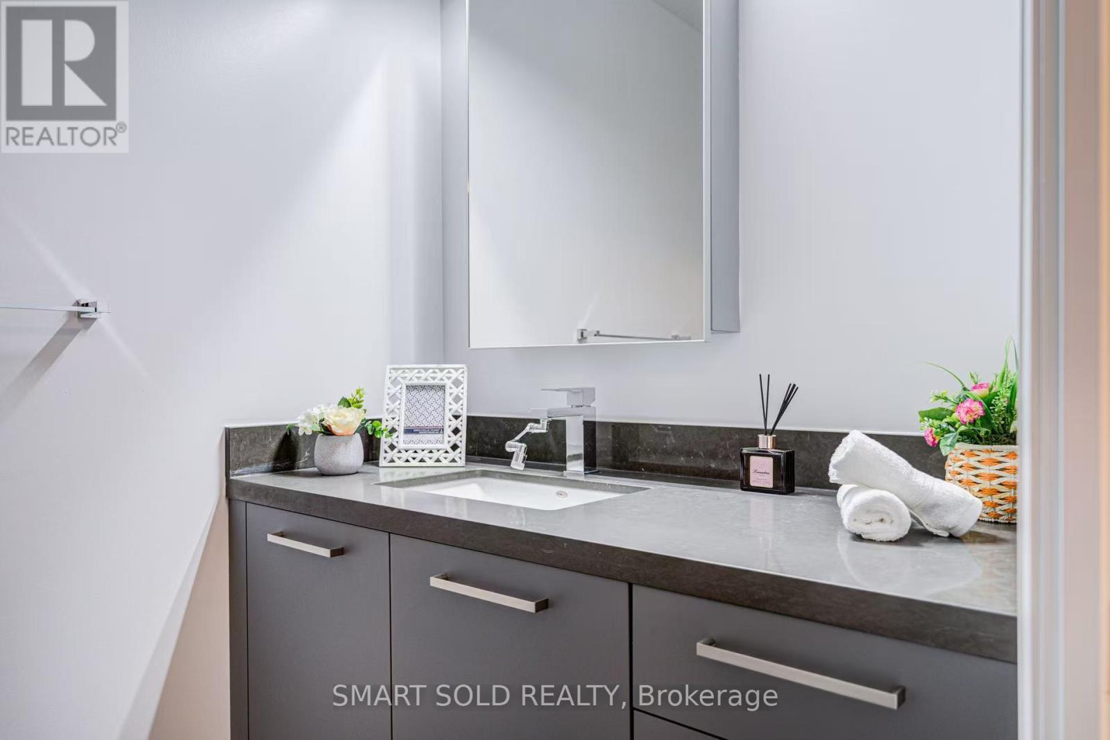 D 208 - 38 Gandhi Lane, Markham, Ontario  L3T 0G9 - Photo 15 - N12584158