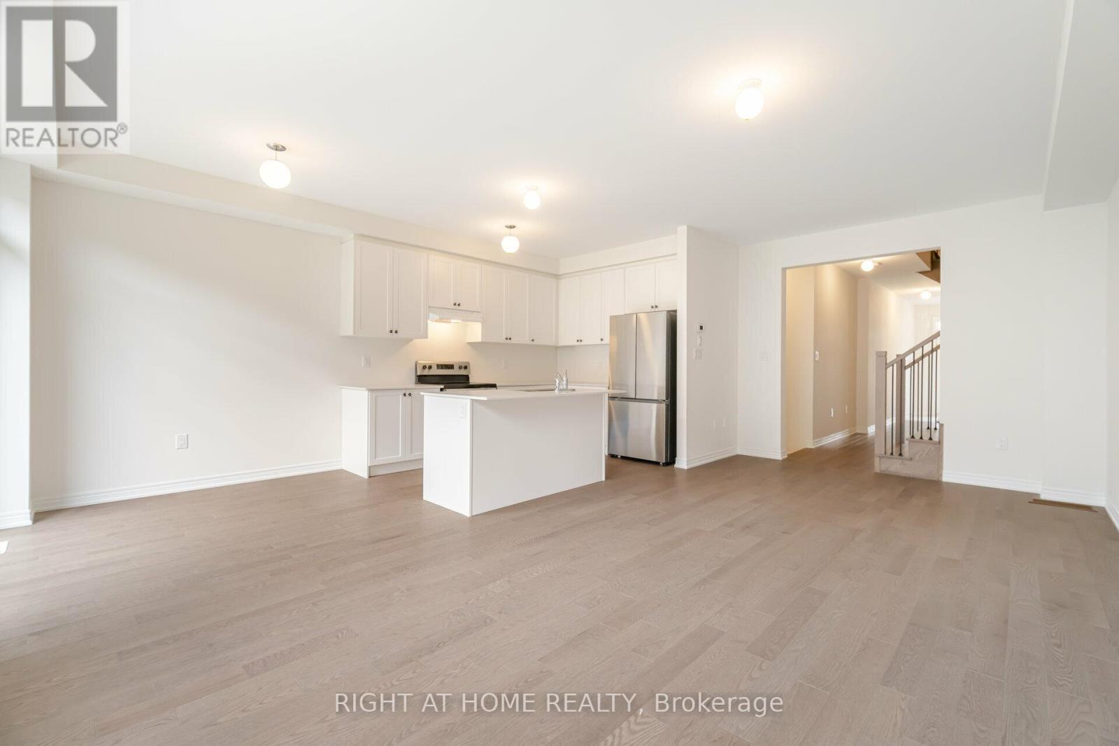 77 Singhampton Road, Vaughan, Ontario  L4H 3N5 - Photo 10 - N12584160