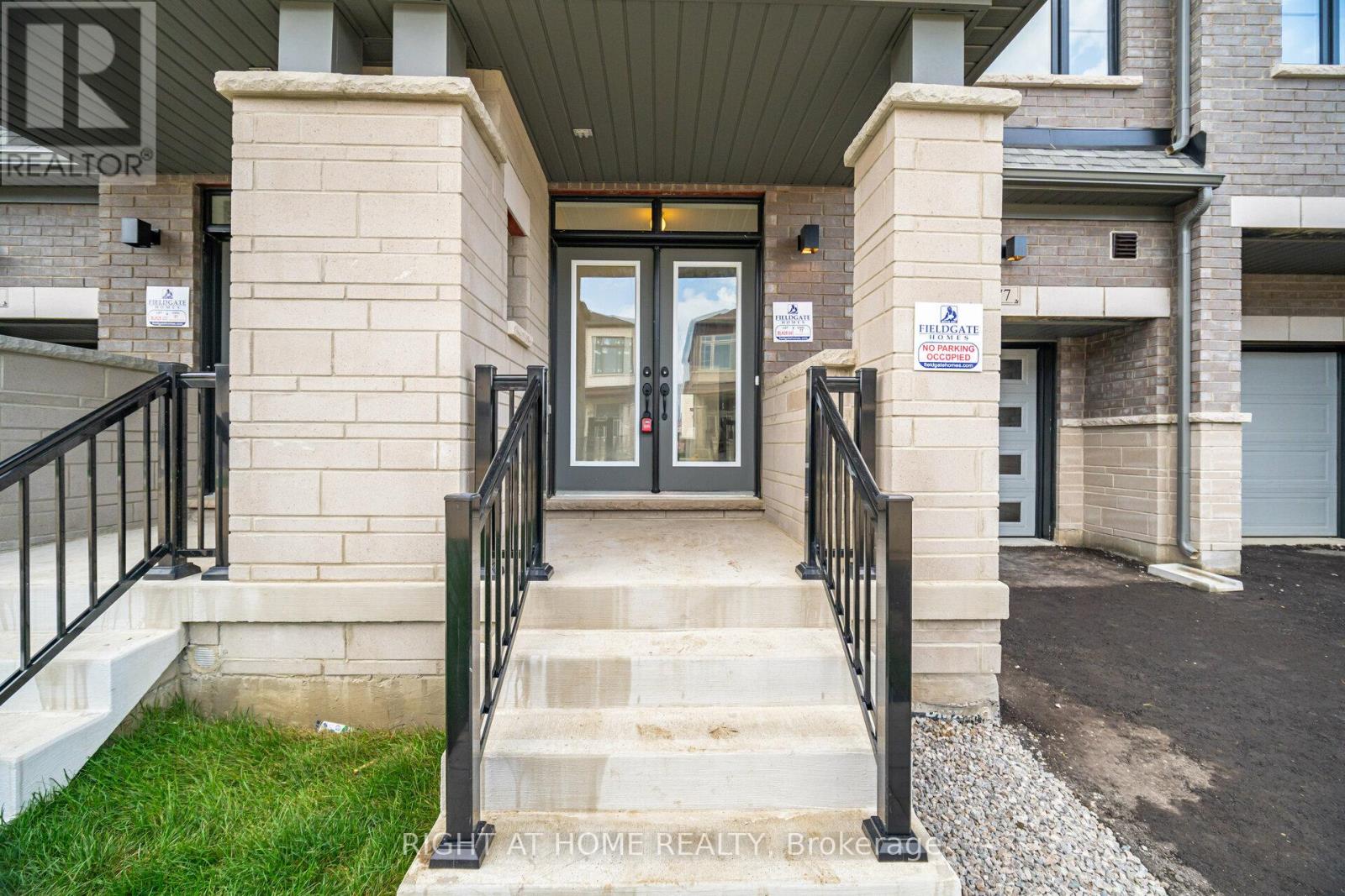 77 Singhampton Road, Vaughan, Ontario  L4H 3N5 - Photo 3 - N12584160