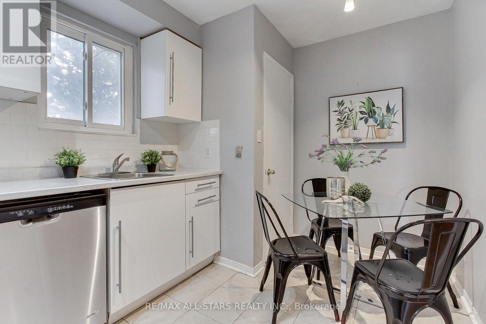 218 - 12421 Ninth Line, Whitchurch-Stouffville, Ontario  L4A 1J3 - Photo 11 - N12584176