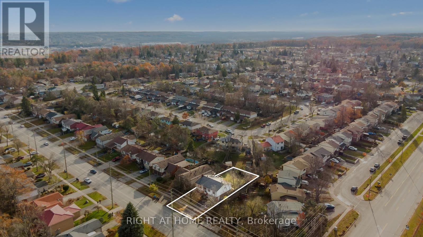 294 Anne Street N, Barrie, Ontario  L4N 5H9 - Photo 2 - S12584174