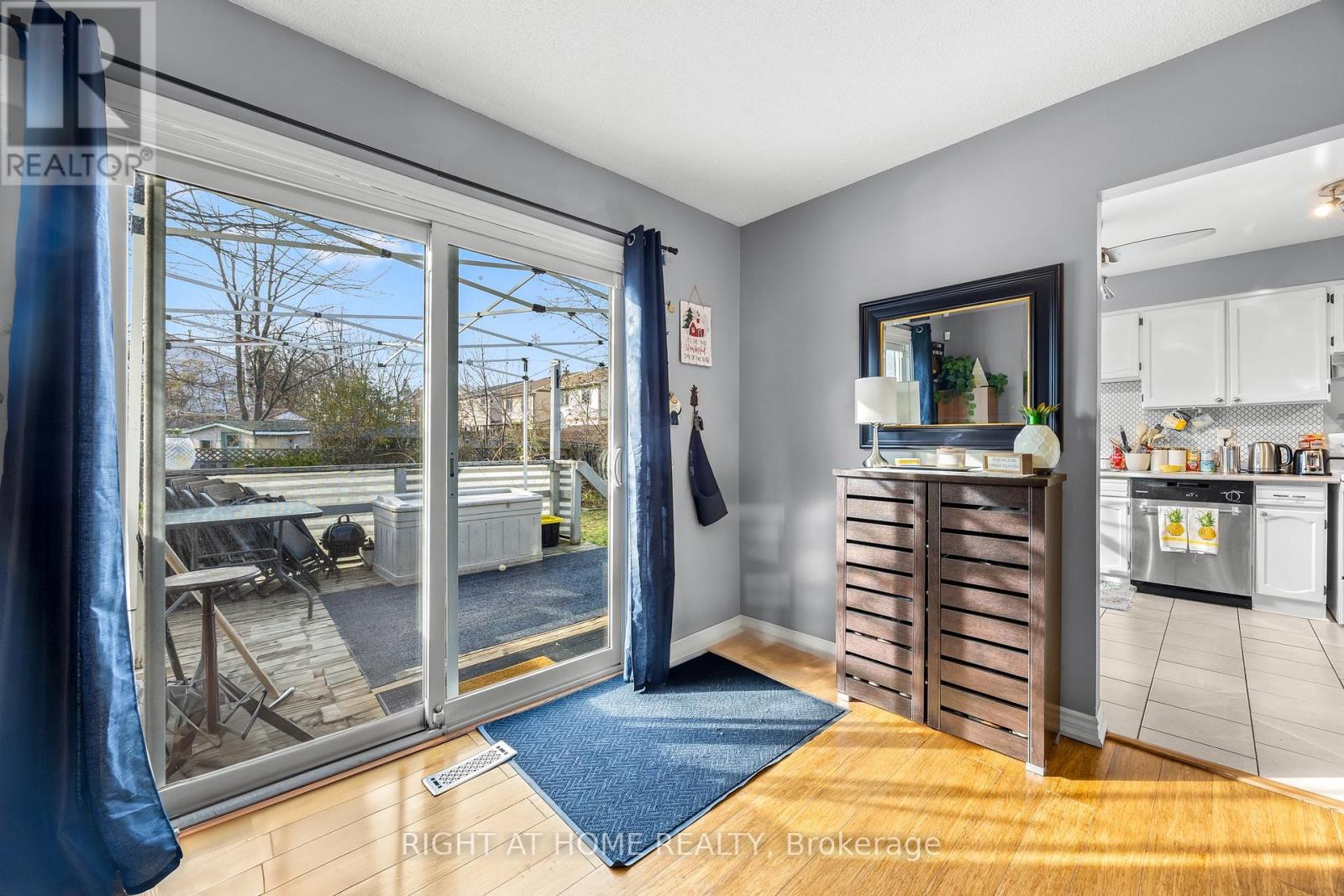 294 Anne Street N, Barrie, Ontario  L4N 5H9 - Photo 3 - S12584174