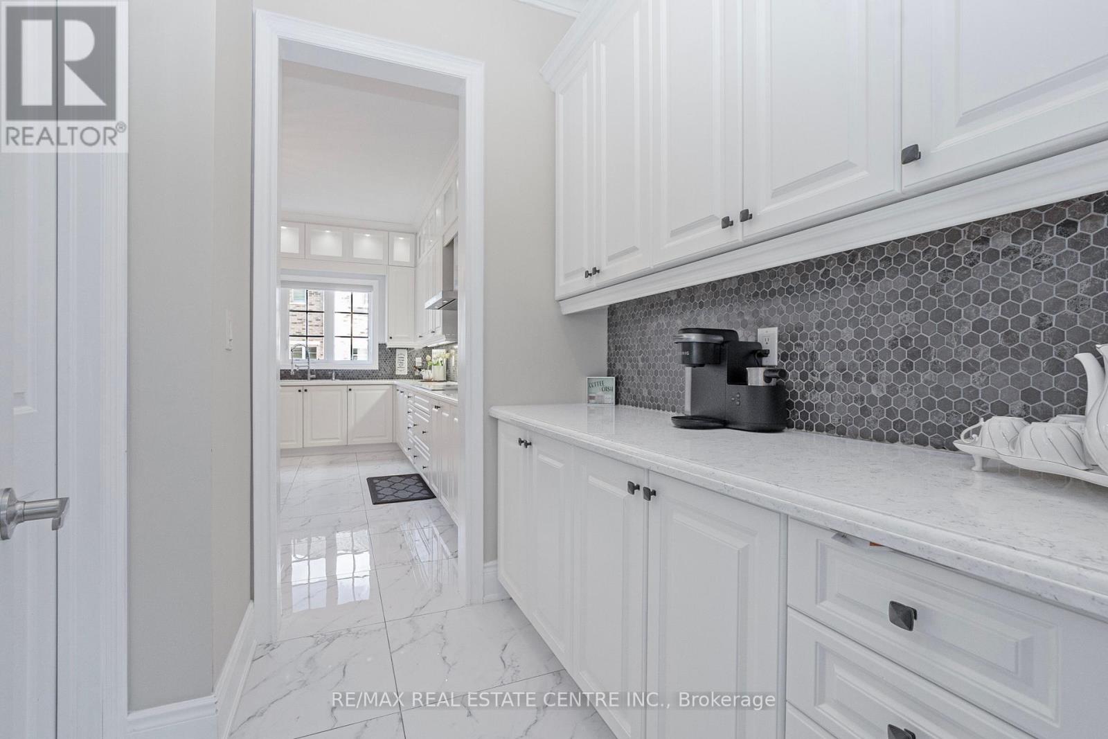 102 Belladonna Circle, Brampton, Ontario  L6P 4B6 - Photo 14 - W12584132