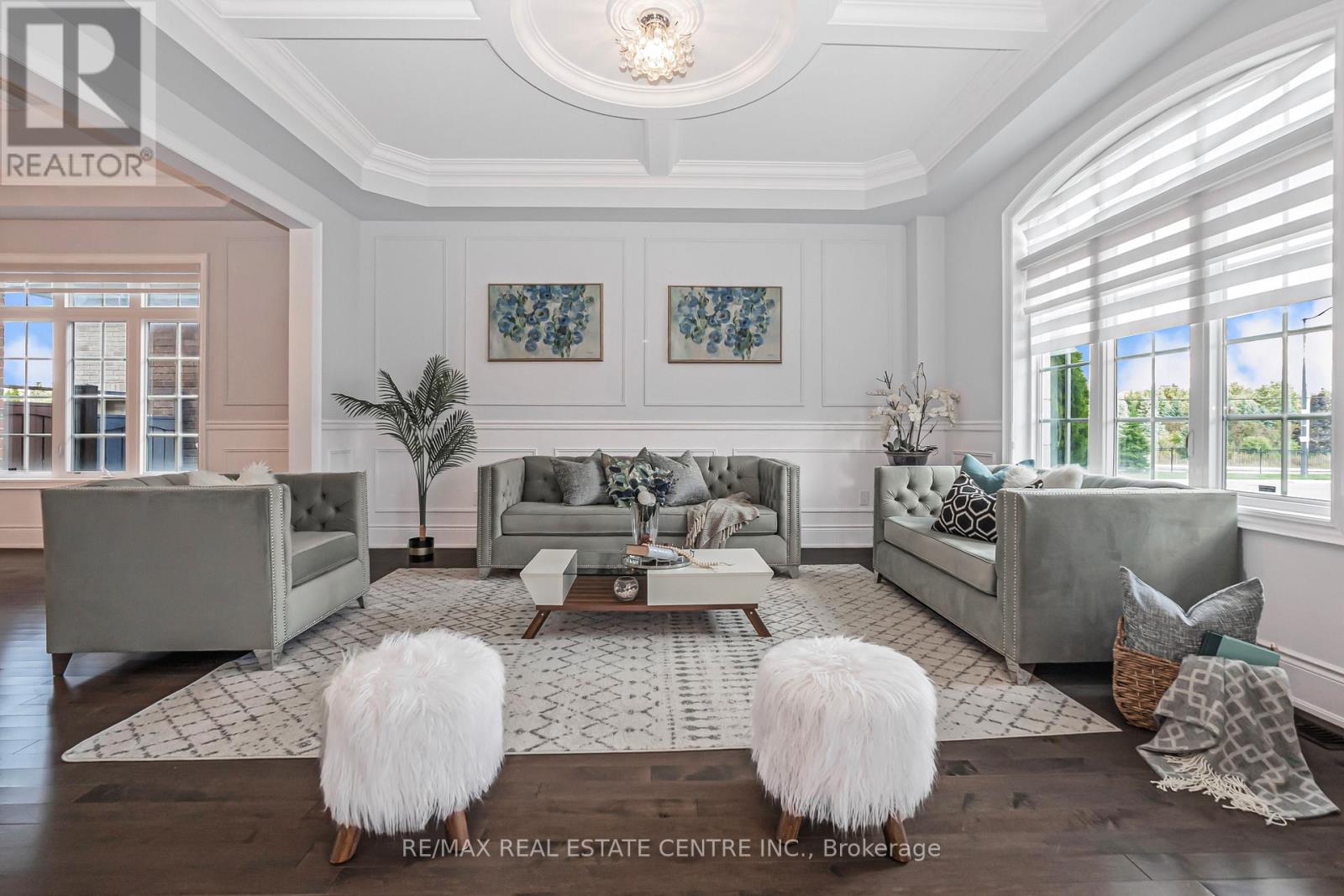 102 Belladonna Circle, Brampton, Ontario  L6P 4B6 - Photo 7 - W12584132