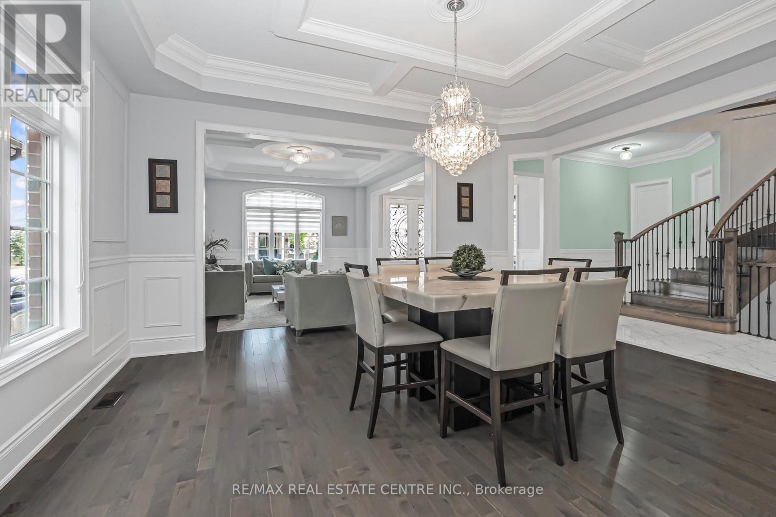 102 Belladonna Circle, Brampton, Ontario  L6P 4B6 - Photo 9 - W12584132