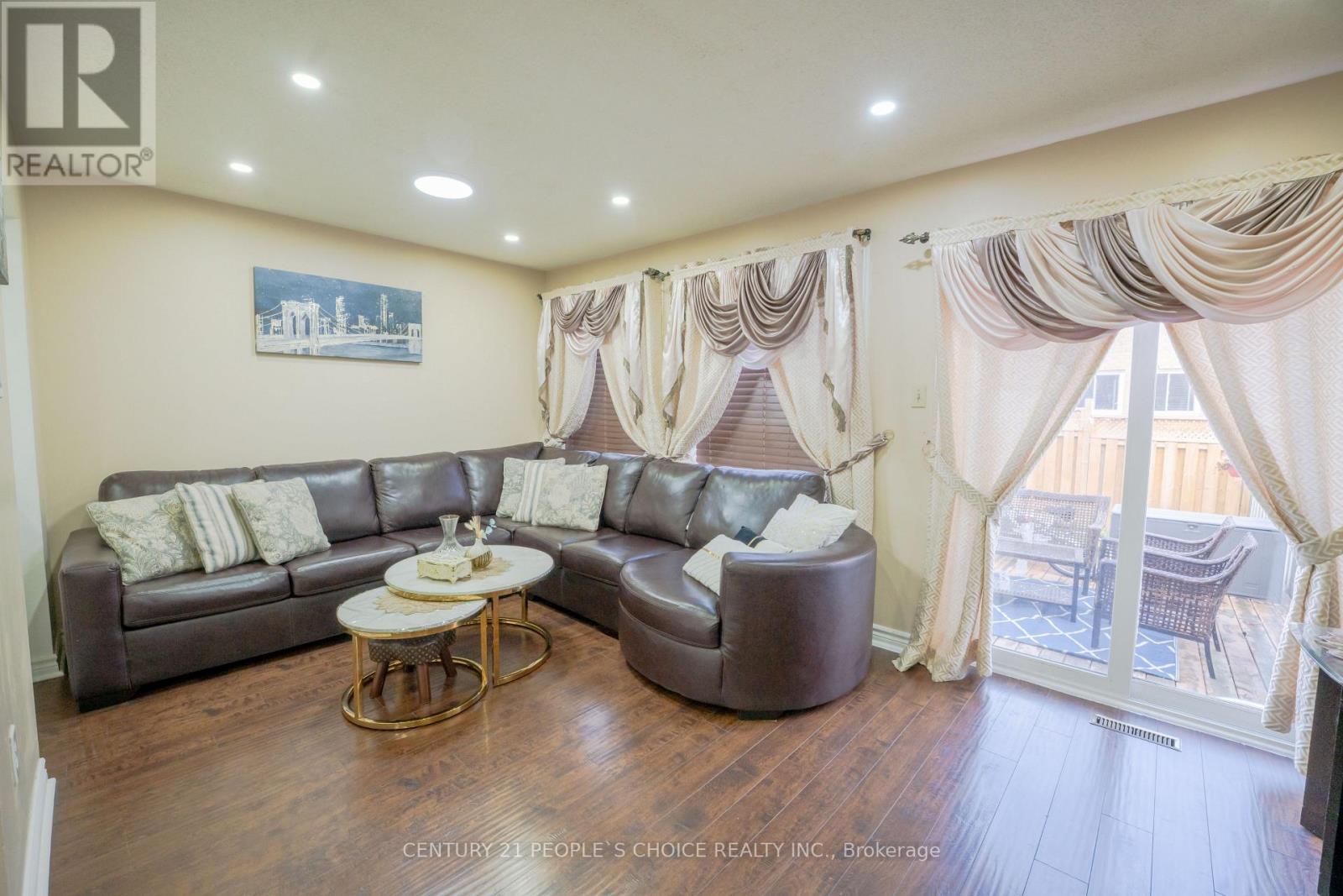 110 Goldenlight Circle, Brampton, Ontario  L6X 4N6 - Photo 10 - W12584148