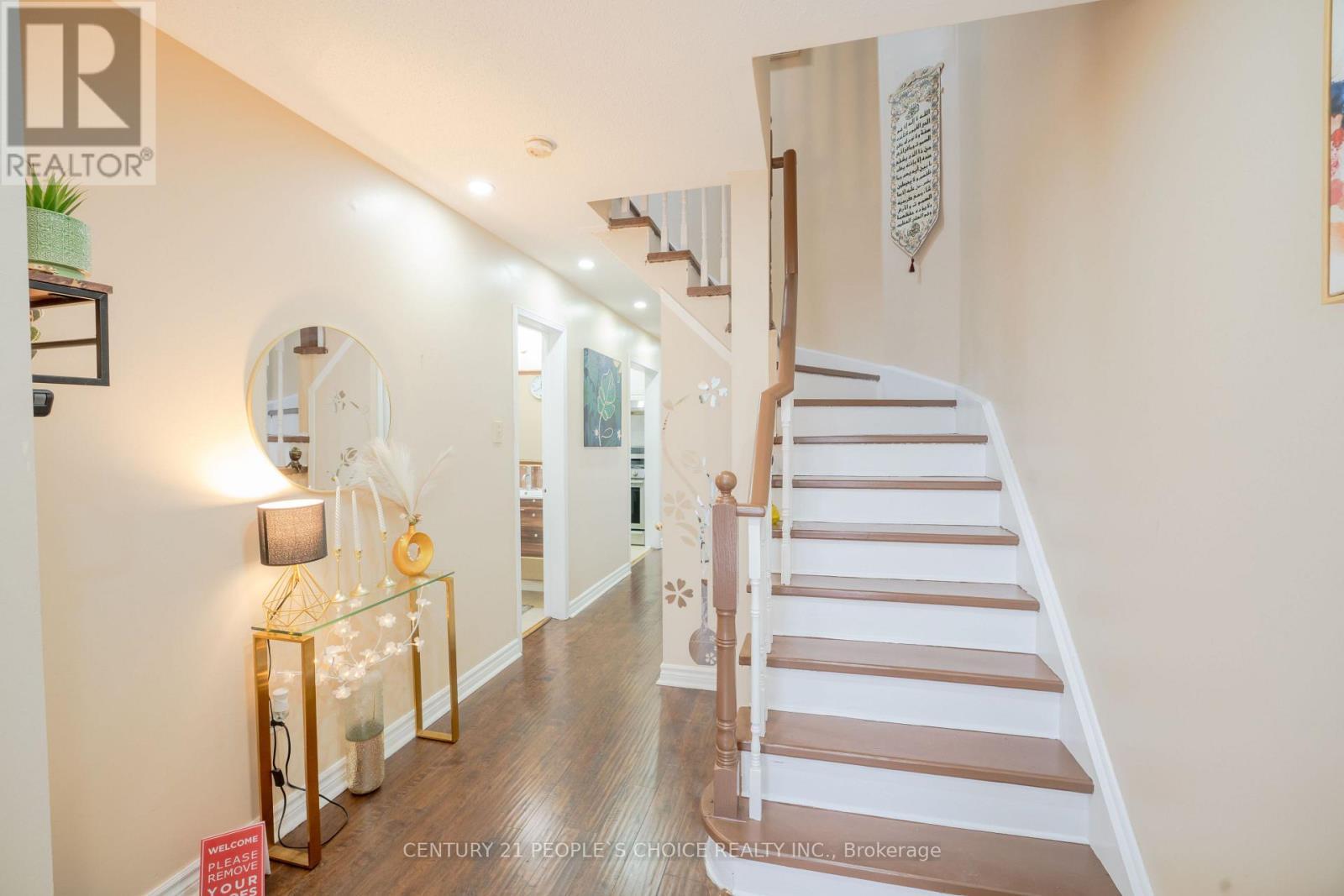 110 Goldenlight Circle, Brampton, Ontario  L6X 4N6 - Photo 15 - W12584148