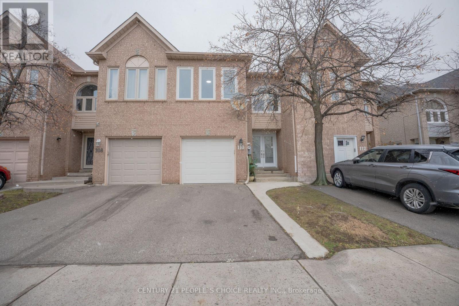 110 Goldenlight Circle, Brampton, Ontario  L6X 4N6 - Photo 2 - W12584148