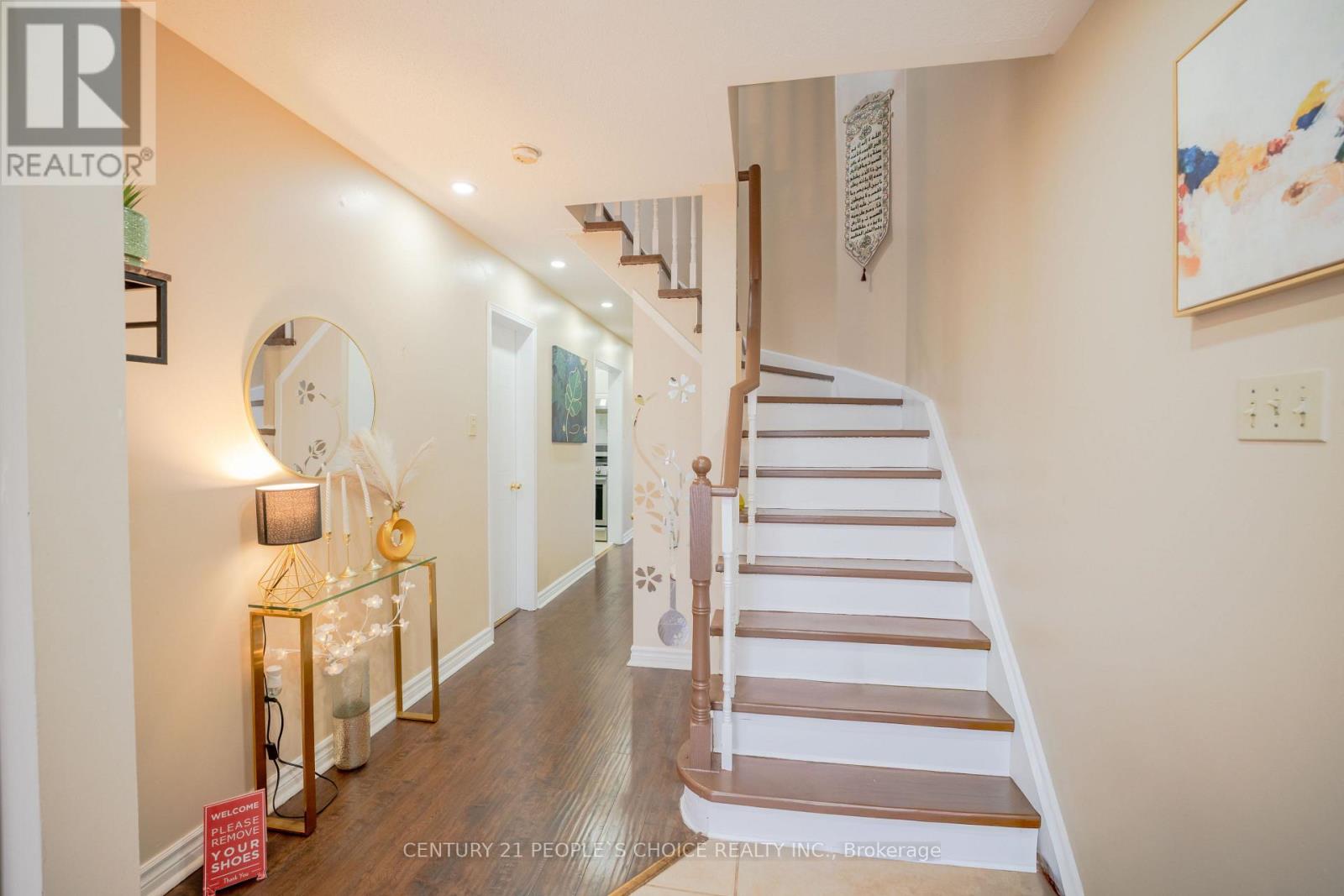 110 Goldenlight Circle, Brampton, Ontario  L6X 4N6 - Photo 3 - W12584148