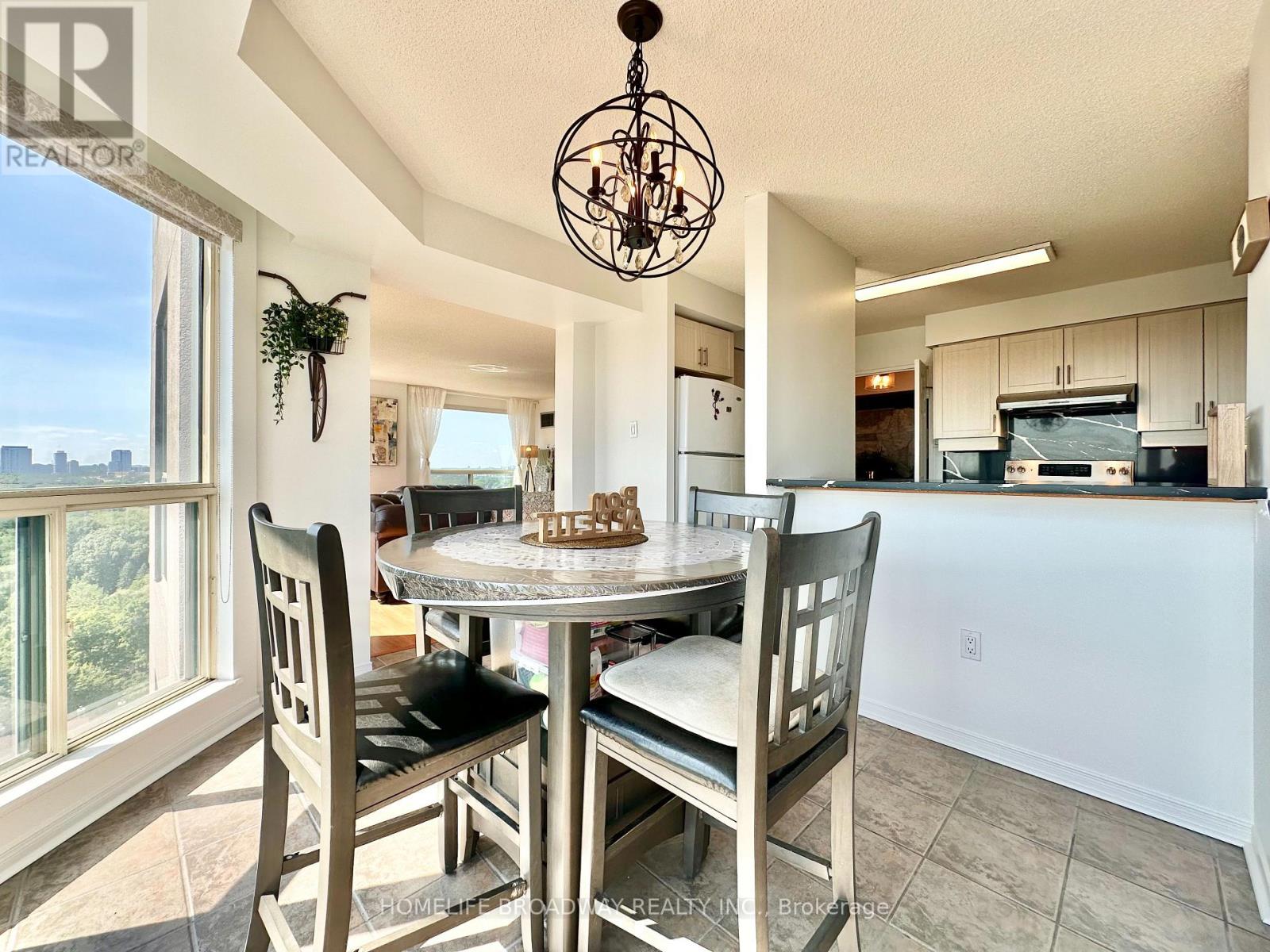 1709 - 2155 Burnhamthorpe Road W, Mississauga, Ontario  L5L 5P4 - Photo 3 - W12584166