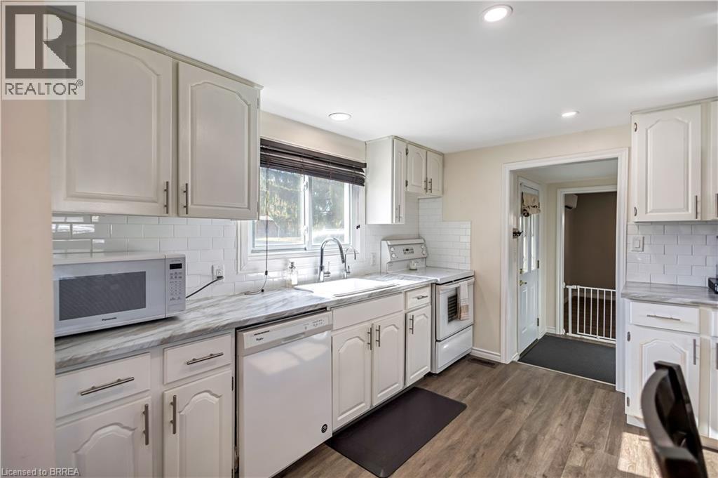 37 Morton Avenue, Brantford, Ontario  N3R 2N6 - Photo 8 - 40790806