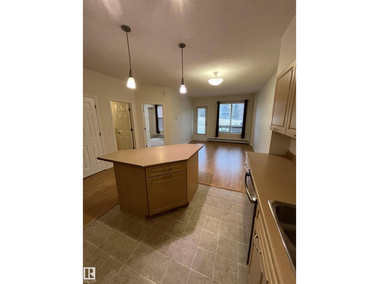 #123 6315 135 Av Nw, Edmonton, Alberta  T5A 5J7 - Photo 2 - E4466941