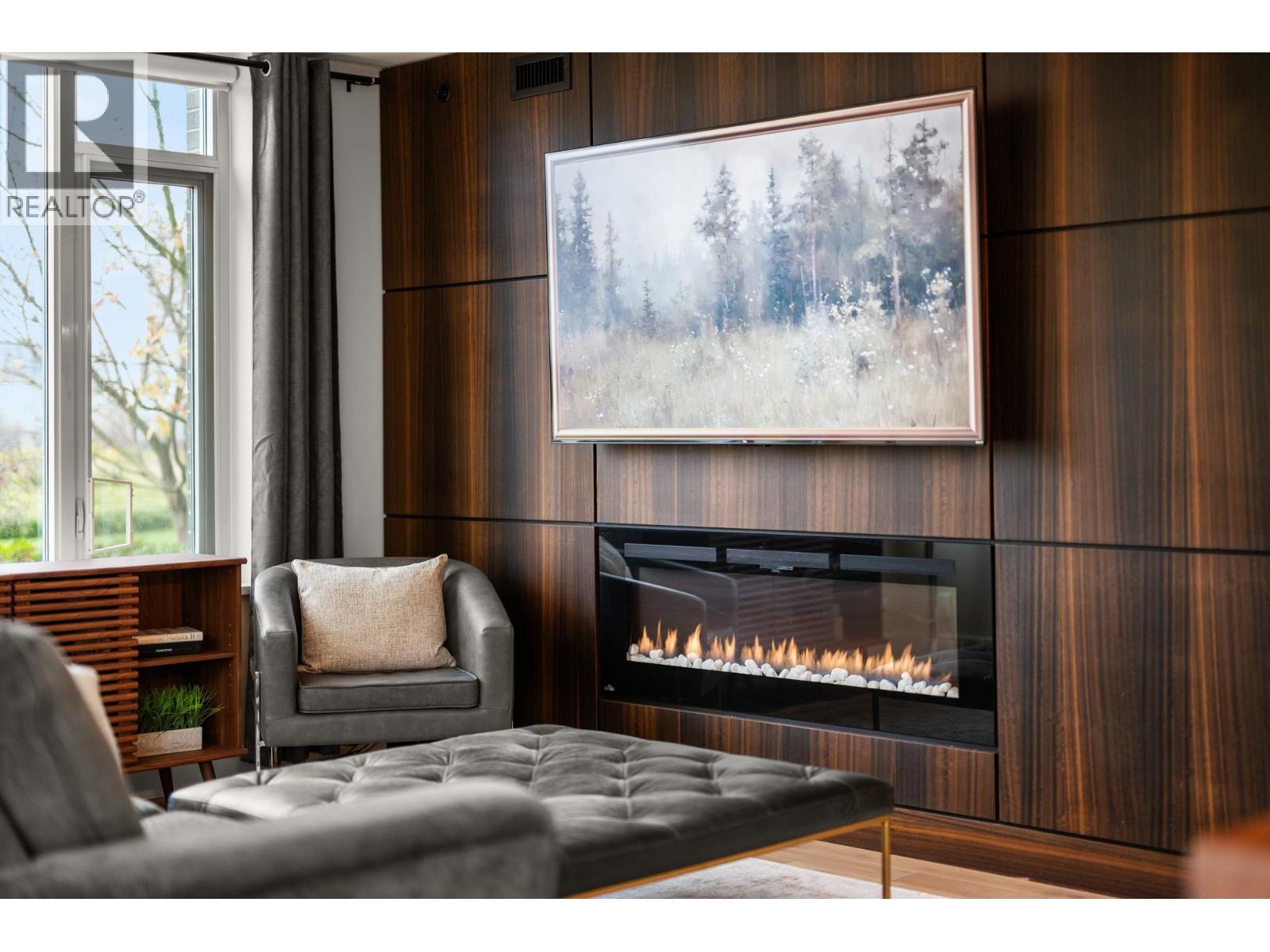 204 210 Salter Street, New Westminster, British Columbia  V3M 0J9 - Photo 2 - R3070678