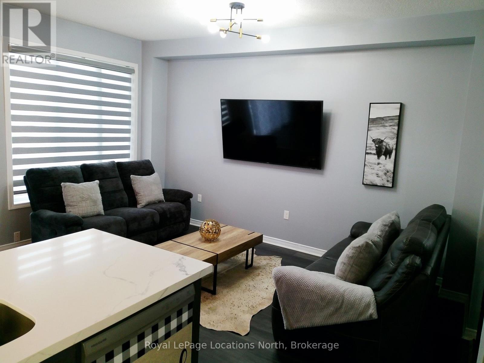 6 Barfoot Street, Collingwood, Ontario  L9Y 3Y7 - Photo 4 - S12584222