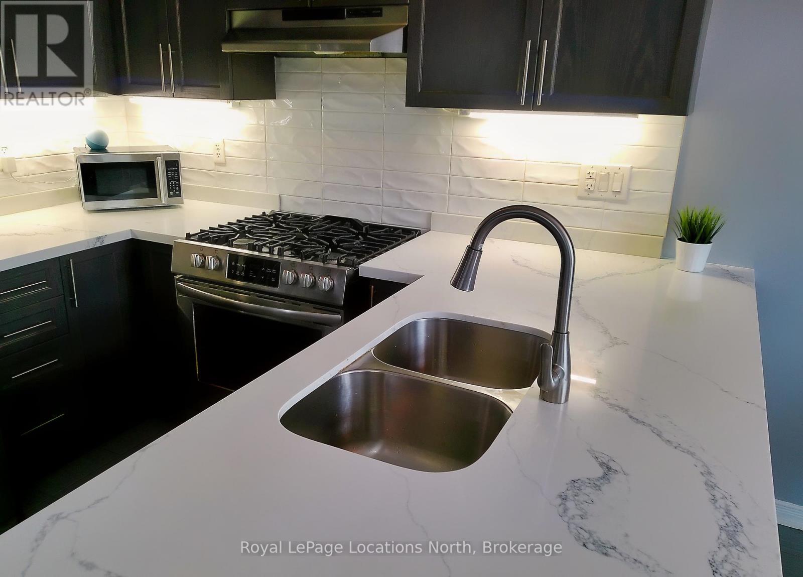 6 Barfoot Street, Collingwood, Ontario  L9Y 3Y7 - Photo 6 - S12584222