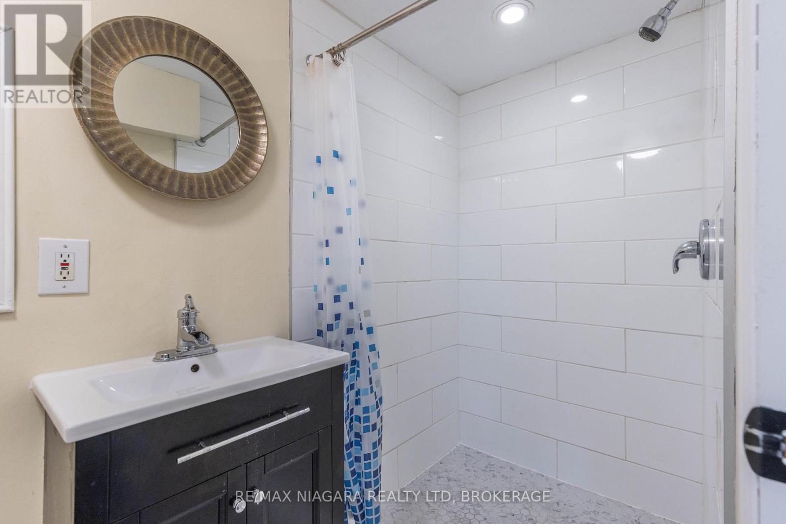 6 Circle Street, Niagara-On-The-Lake (Town), Ontario  L0S 1J0 - Photo 11 - X12584236