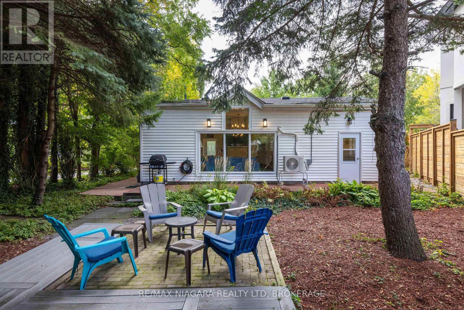 6 Circle Street, Niagara-On-The-Lake (Town), Ontario  L0S 1J0 - Photo 12 - X12584236