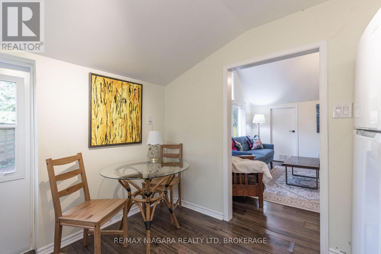 6 Circle Street, Niagara-On-The-Lake (Town), Ontario  L0S 1J0 - Photo 6 - X12584236