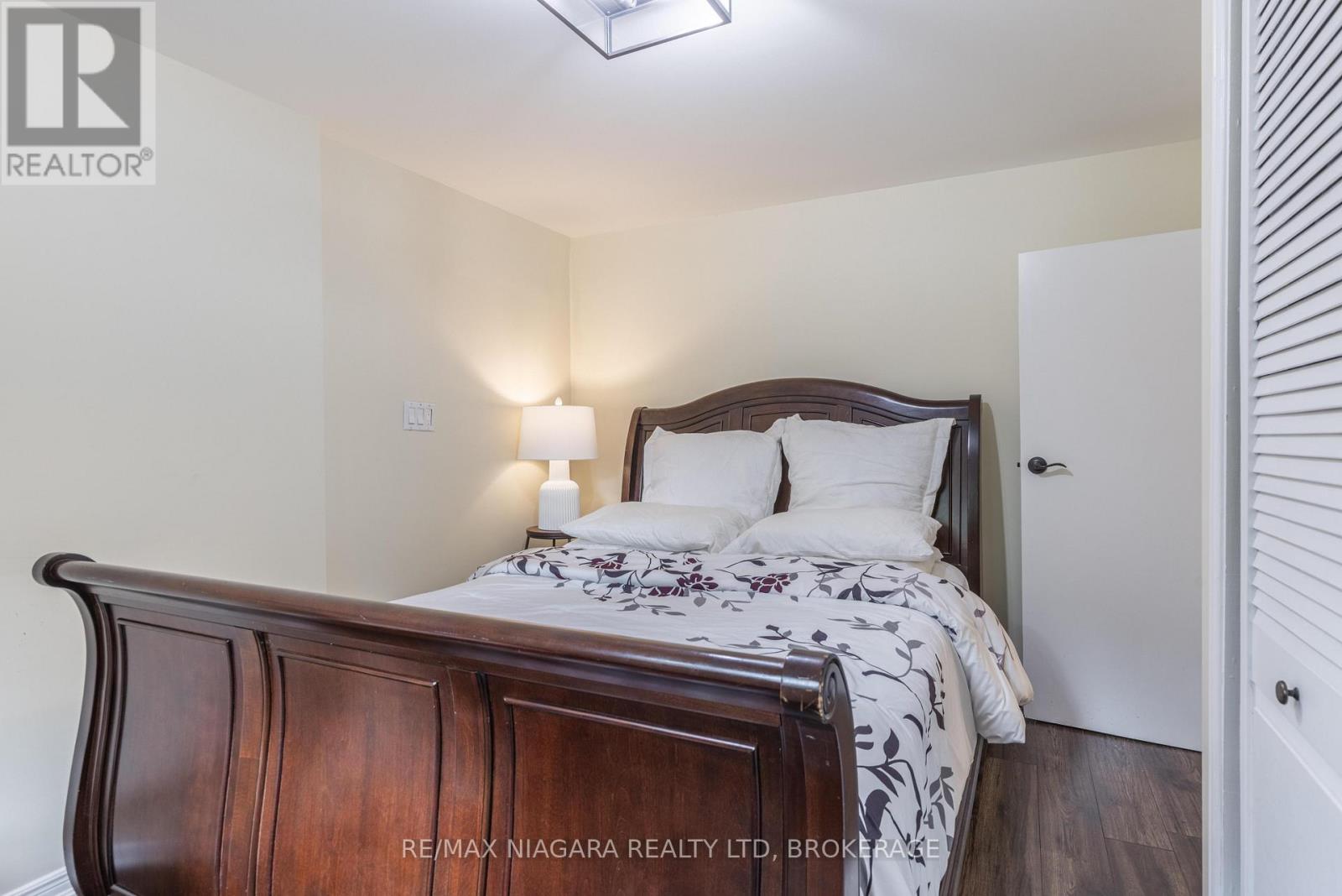 6 Circle Street, Niagara-On-The-Lake (Town), Ontario  L0S 1J0 - Photo 9 - X12584236