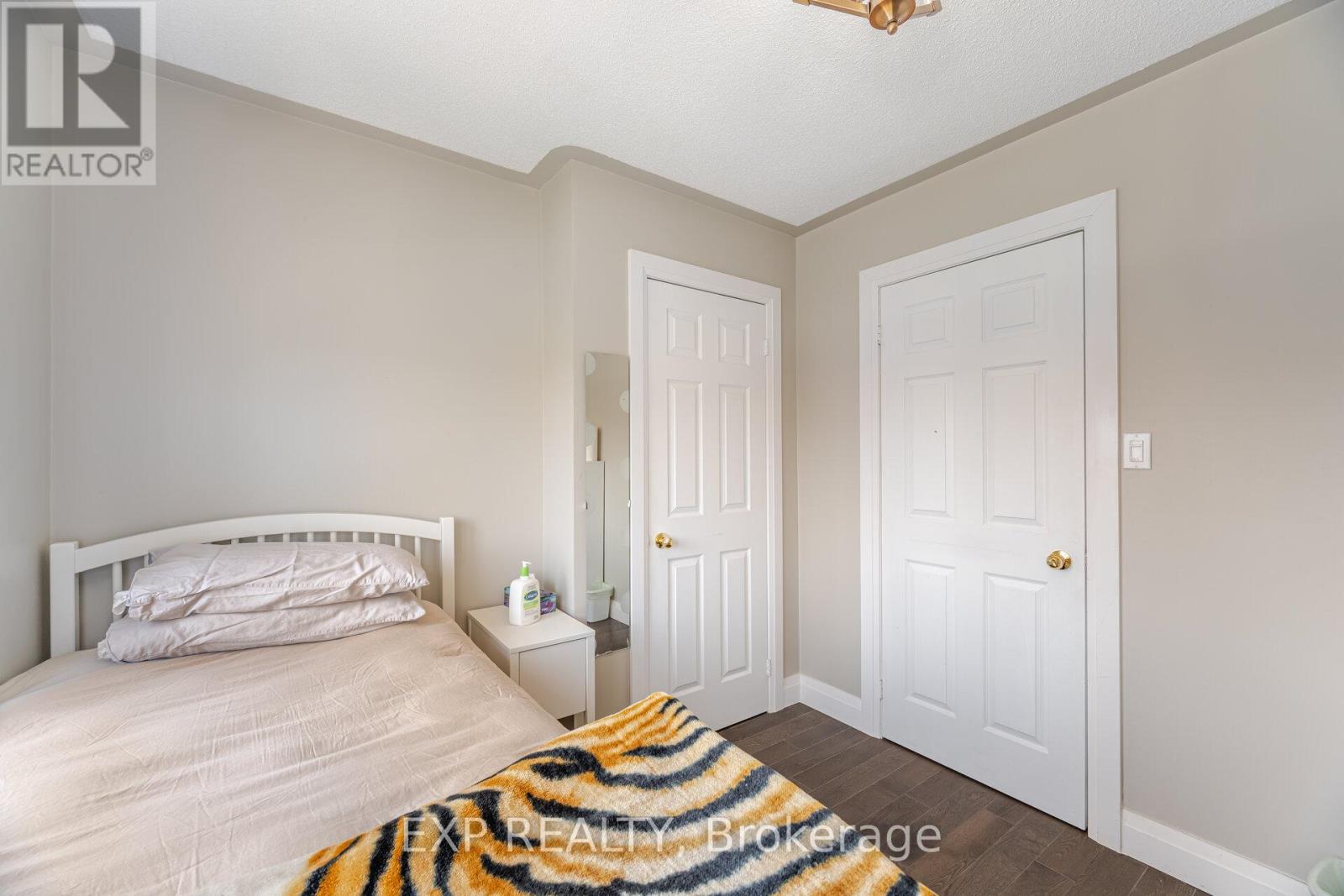 10 Seton Park Road, Toronto (Flemingdon Park), Ontario  M3C 3Z6 - Photo 38 - C12502522