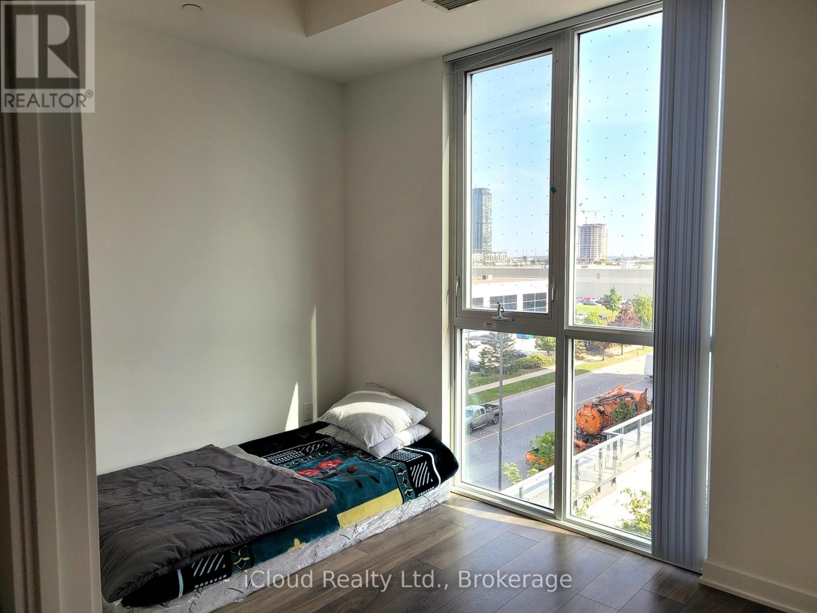 503 - 10 Honeycrisp Crescent, Vaughan, Ontario  L4K 0M7 - Photo 10 - N12584186