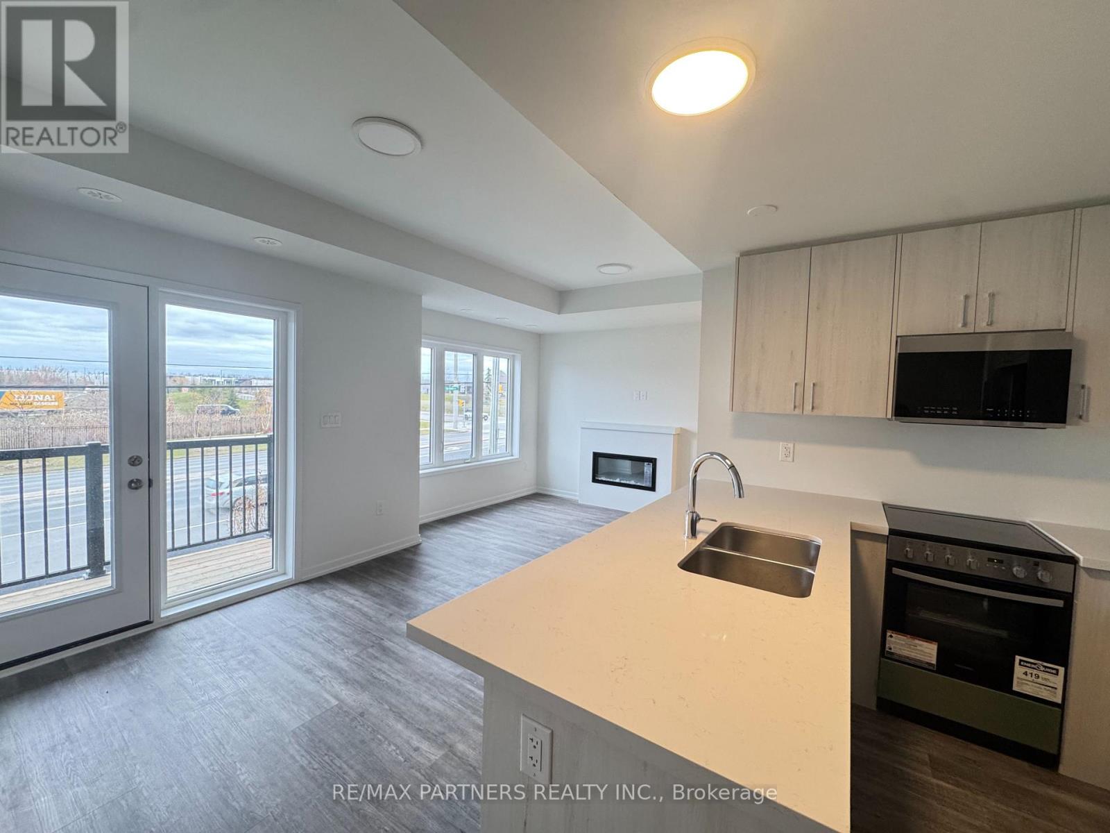 42 Matawin Lane, Richmond Hill, Ontario  L4B 3X9 - Photo 4 - N12584196