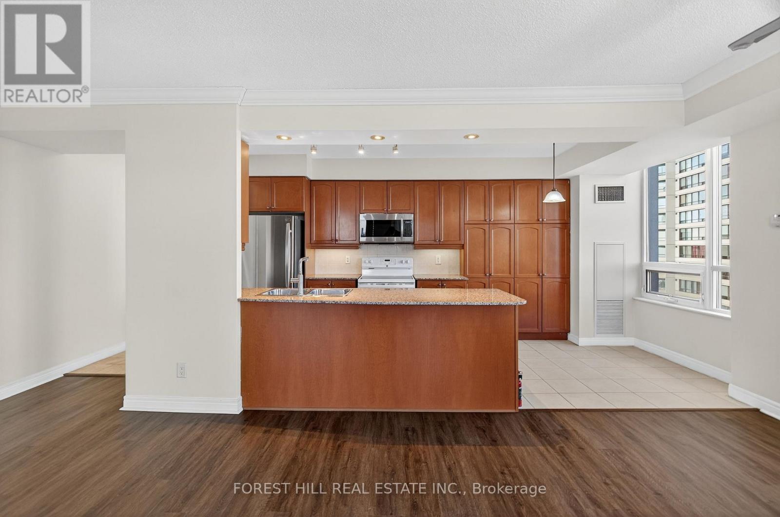 707 - 100 Promenade Circle, Vaughan, Ontario  L4J 7W7 - Photo 15 - N12584218