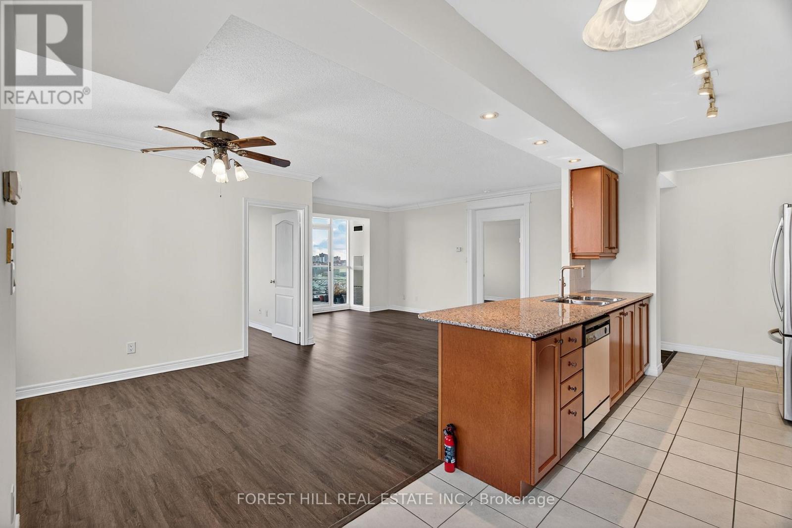 707 - 100 Promenade Circle, Vaughan, Ontario  L4J 7W7 - Photo 18 - N12584218