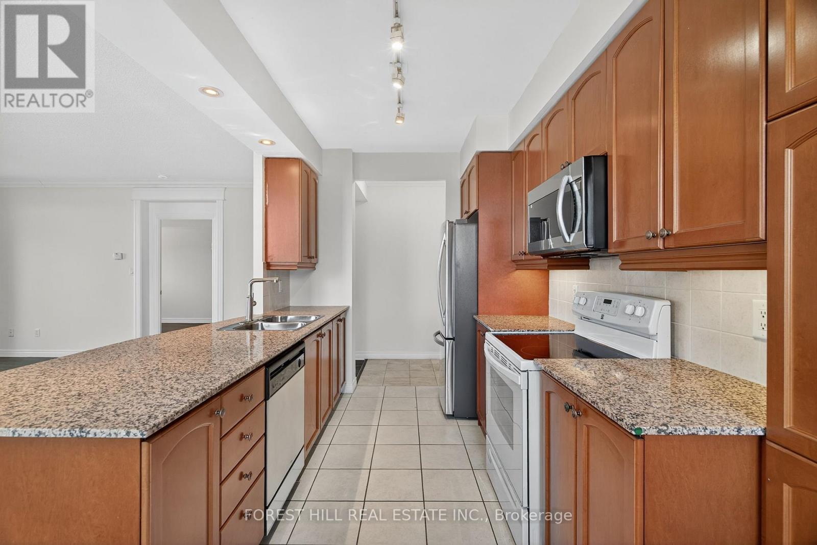 707 - 100 Promenade Circle, Vaughan, Ontario  L4J 7W7 - Photo 19 - N12584218