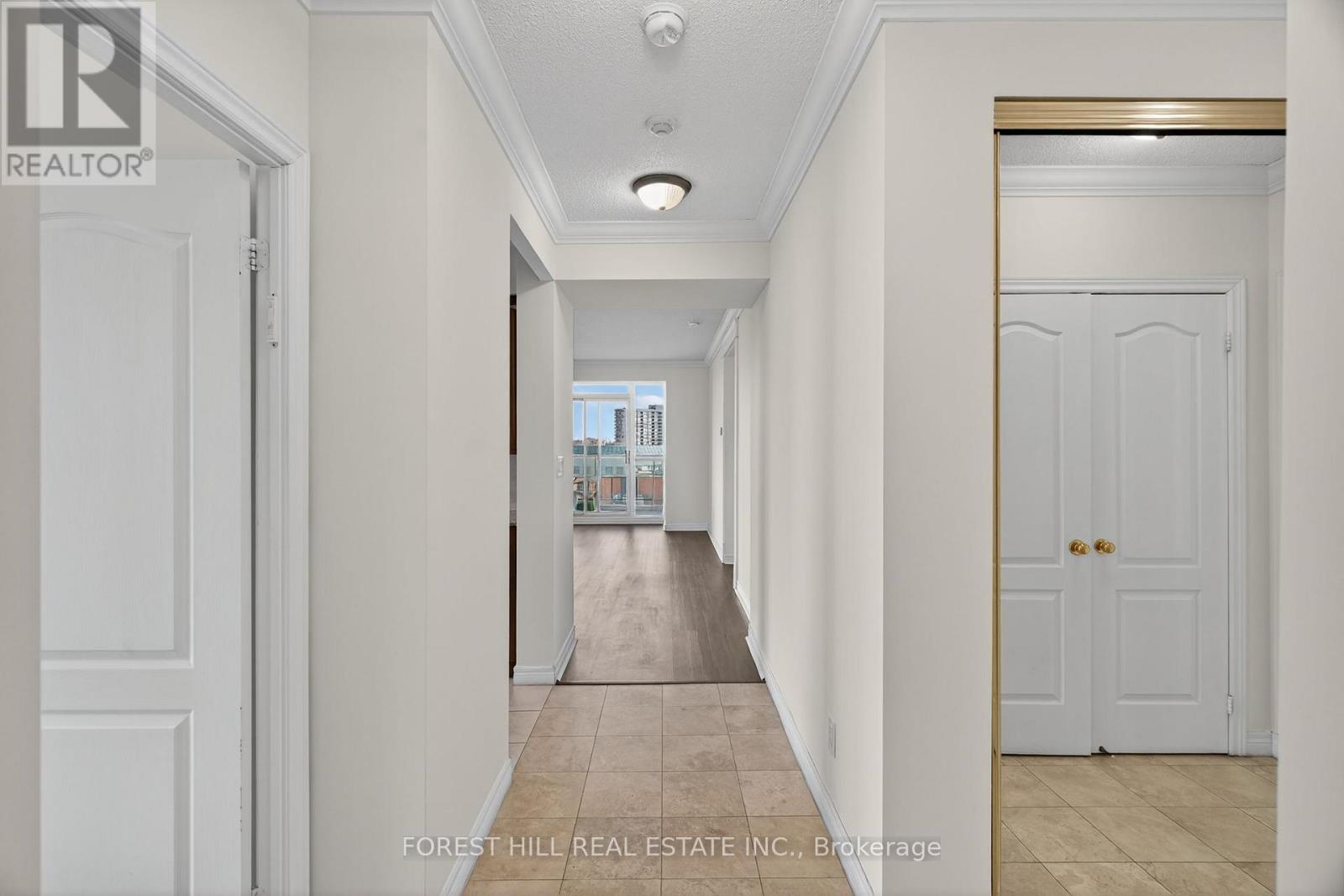 707 - 100 Promenade Circle, Vaughan, Ontario  L4J 7W7 - Photo 4 - N12584218