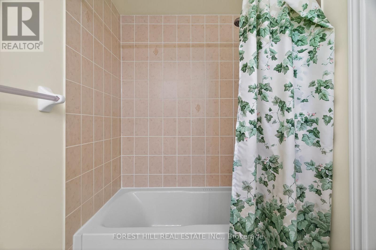 707 - 100 Promenade Circle, Vaughan, Ontario  L4J 7W7 - Photo 9 - N12584218