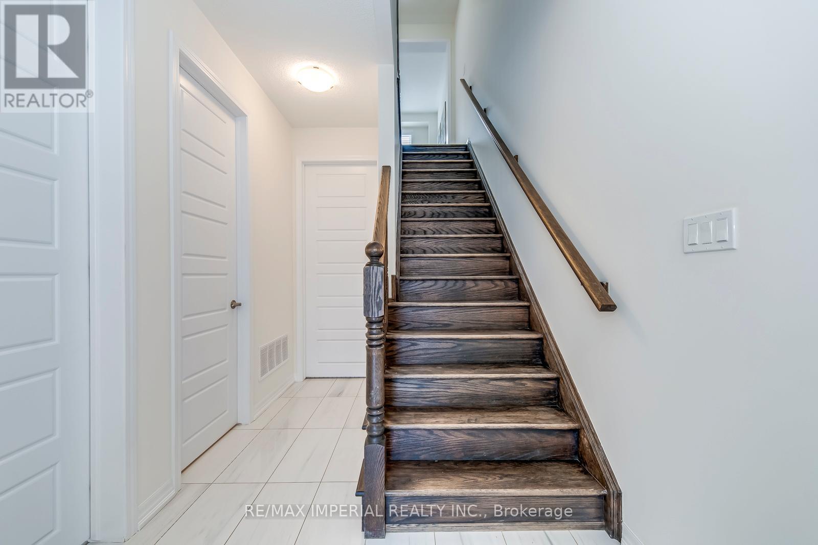 3334 Carding Mill Trail, Oakville, Ontario  L6M 1R7 - Photo 12 - W12584184