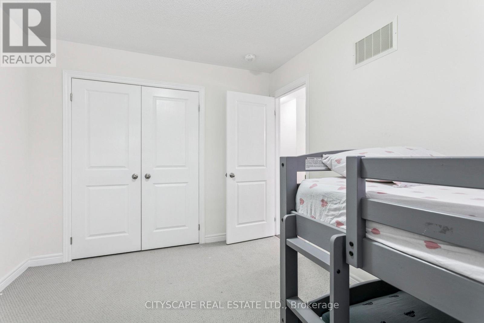 72 Finegan Circle, Brampton, Ontario  L7A 4Z8 - Photo 17 - W12584198