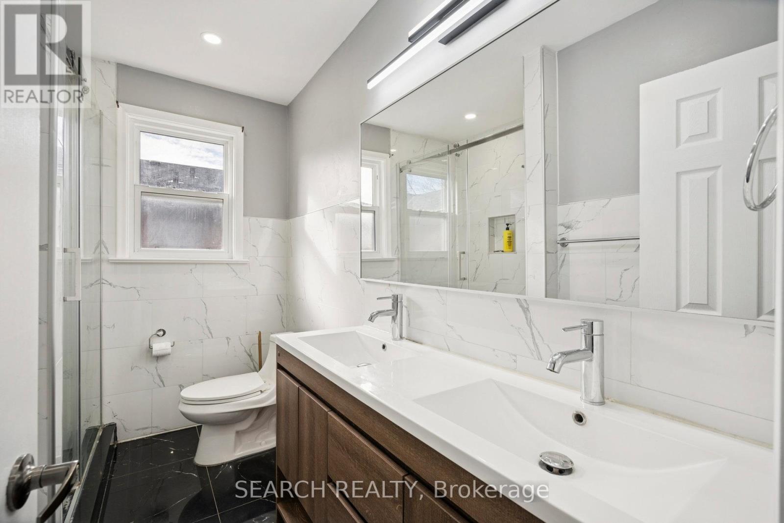 151 The Westway, Toronto, Ontario  M9P 2B6 - Photo 18 - W12584200