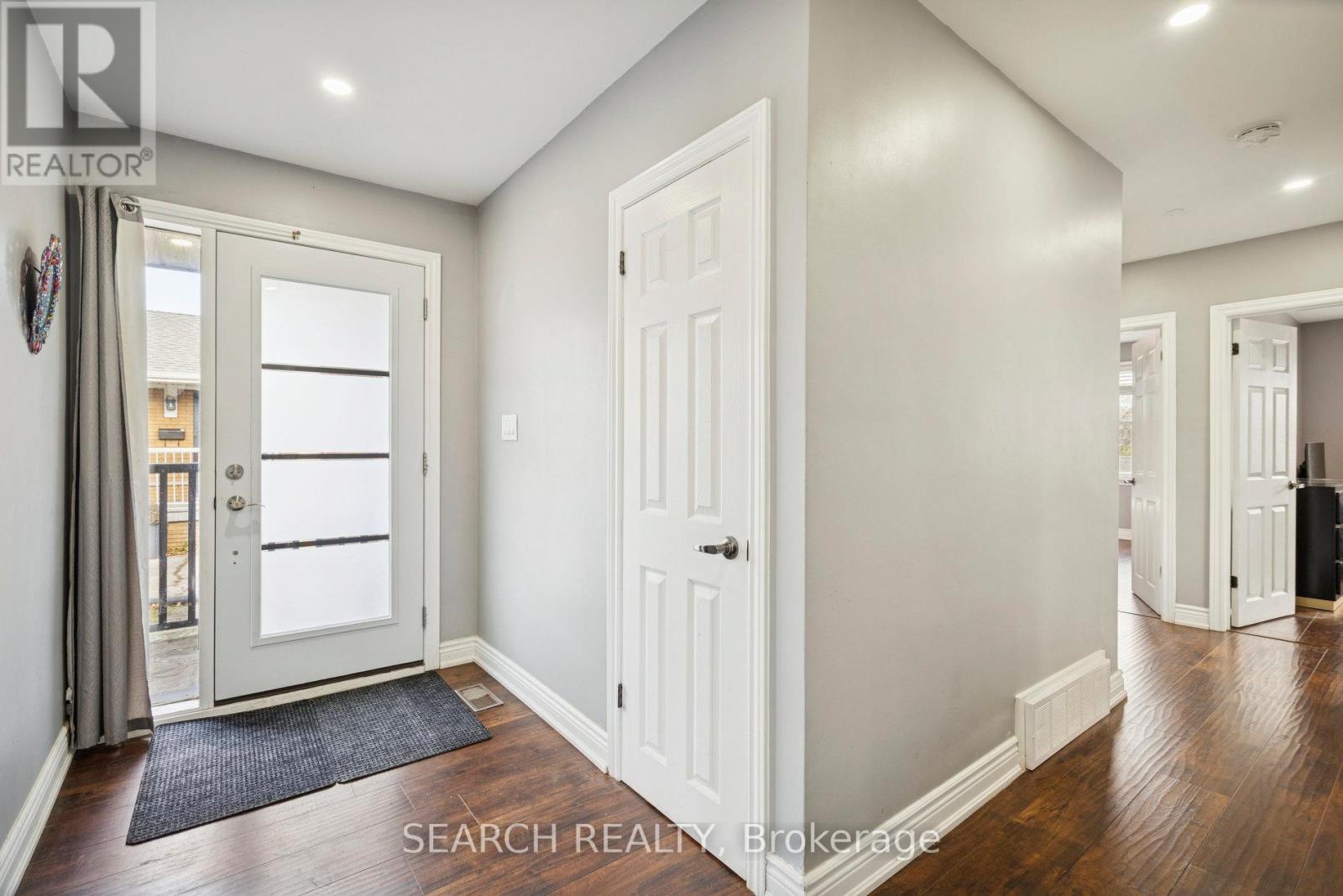 151 The Westway, Toronto, Ontario  M9P 2B6 - Photo 2 - W12584200