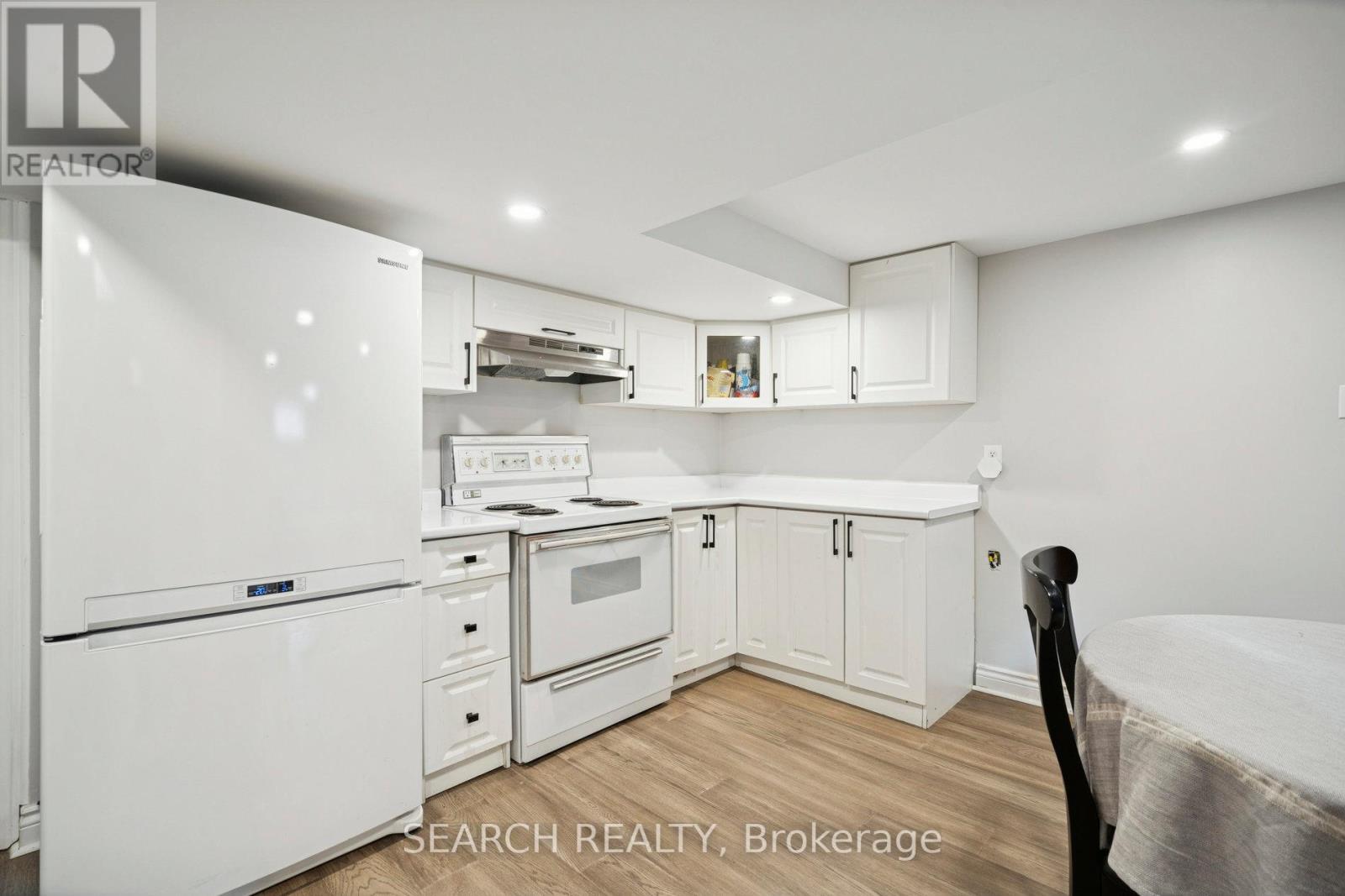 151 The Westway, Toronto, Ontario  M9P 2B6 - Photo 24 - W12584200