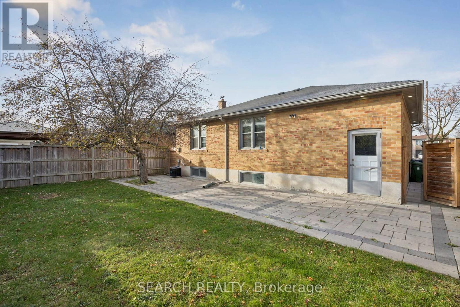 151 The Westway, Toronto, Ontario  M9P 2B6 - Photo 32 - W12584200