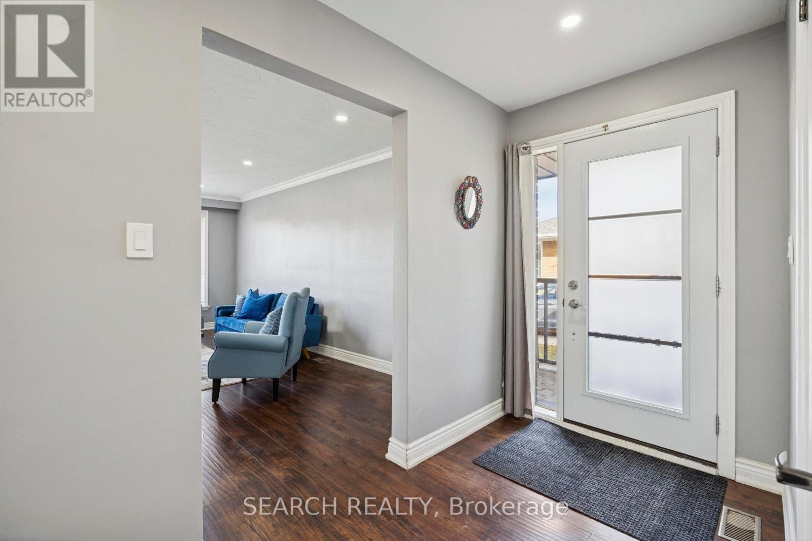 151 The Westway, Toronto, Ontario  M9P 2B6 - Photo 5 - W12584200