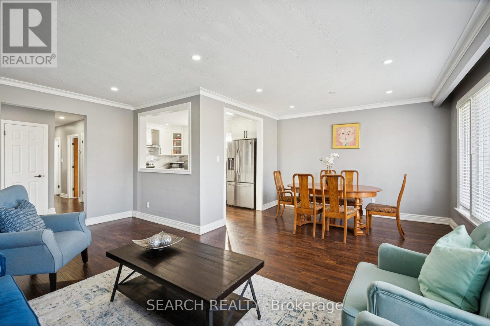 151 The Westway, Toronto, Ontario  M9P 2B6 - Photo 6 - W12584200