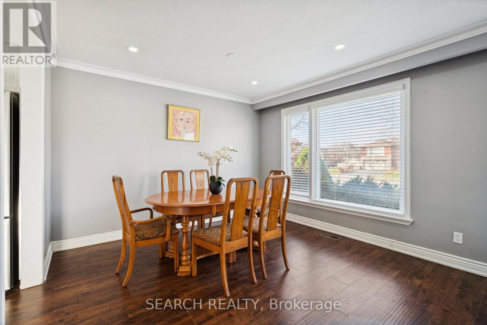 151 The Westway, Toronto, Ontario  M9P 2B6 - Photo 8 - W12584200