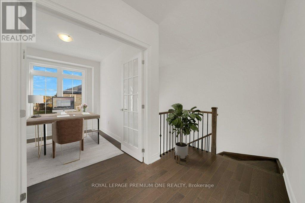 32 James Walker Avenue, Caledon, Ontario  L7C 0H1 - Photo 3 - W12584204