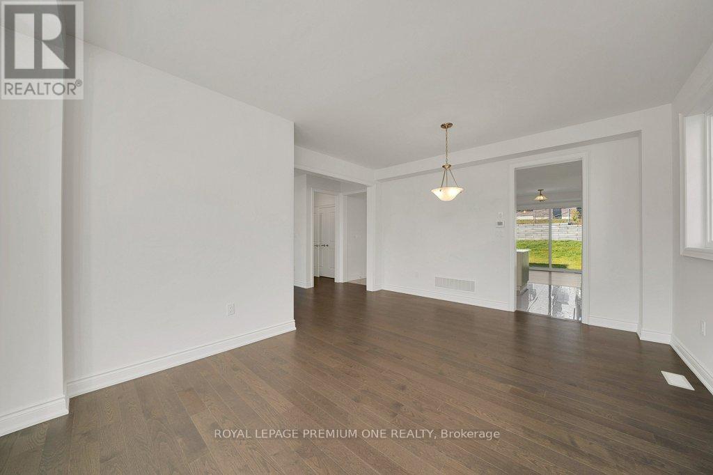 32 James Walker Avenue, Caledon, Ontario  L7C 0H1 - Photo 8 - W12584204