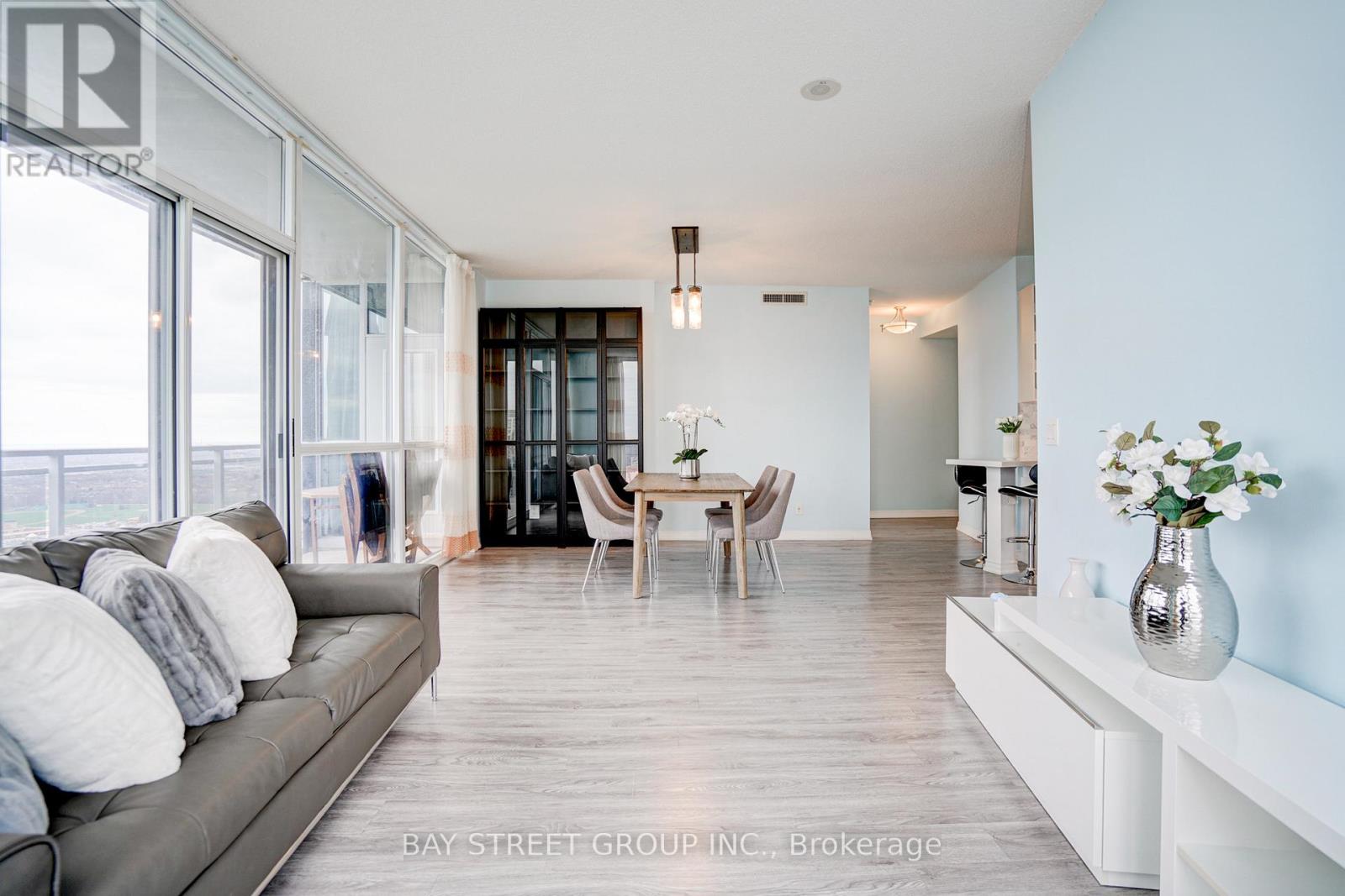 2602 - 223 Webb Drive, Mississauga, Ontario  L5B 0E8 - Photo 11 - W12584210