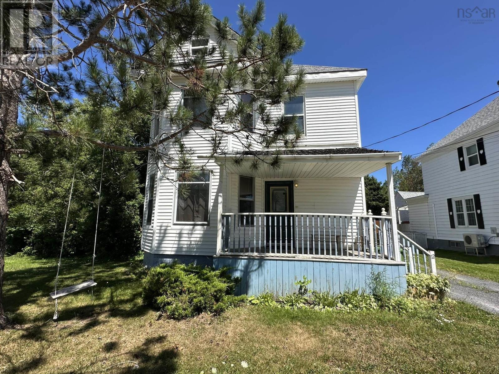 12 Fairview Avenue, Stellarton, Nova Scotia  B0K 1S0 - Photo 2 - 202520030